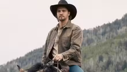 Luke Grimes as Kayce Dutton on horseback in Marshals 