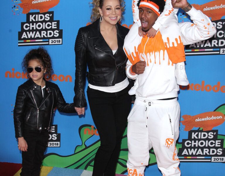 Nick Cannon, Mariah Carey and kids at Kids Choice Awards