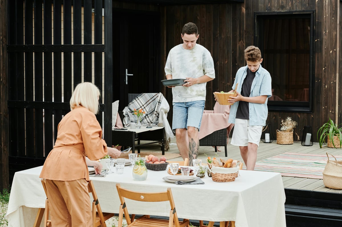 Many of us feel unprepared to host in our gardens - Here's 7 expert hosting hacks