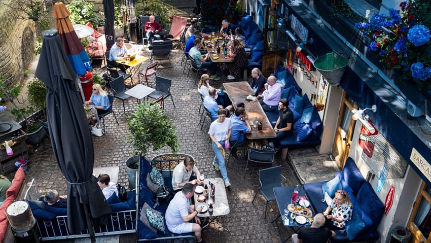 Are Reeves and Starmer Killing UK Restaurants?