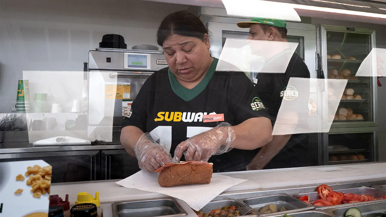 Subway closes 729 US stores as footprint shrinks despite profit surge
