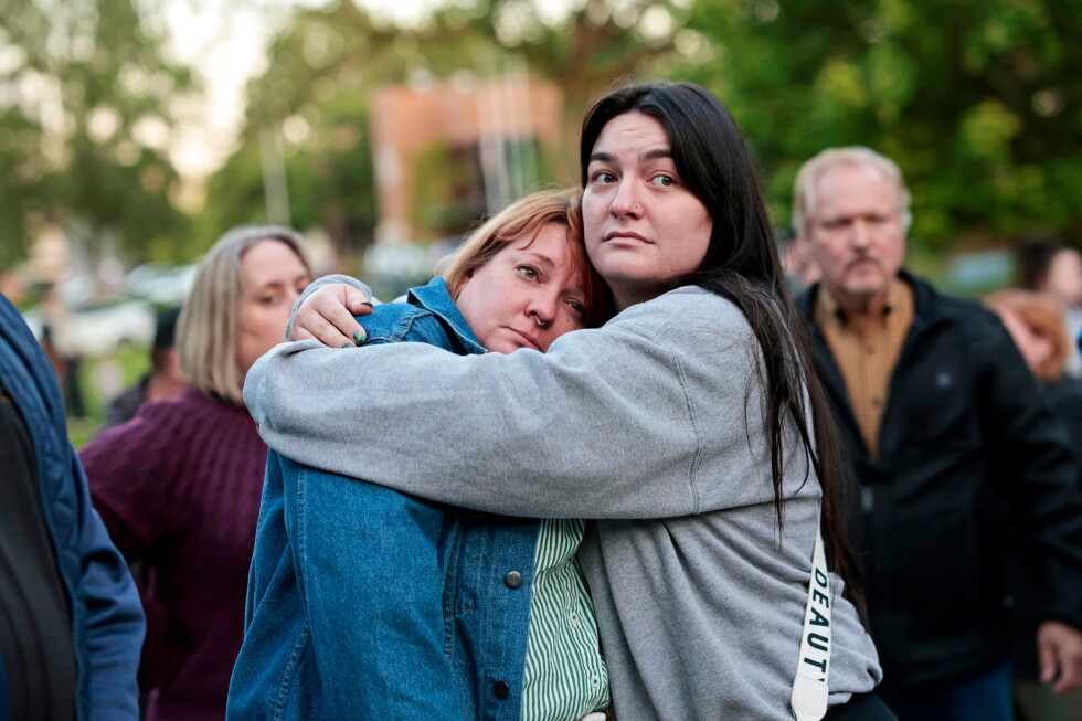 Recovery effort resumes for missing victims of the Washington paper mill chemical tank disaster