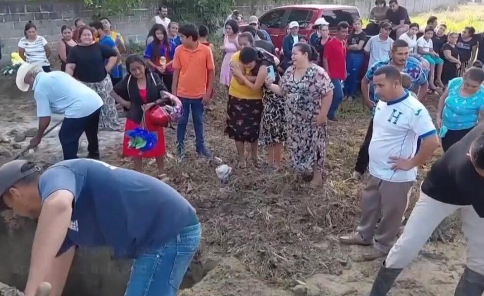 Assailants open fire in separate attacks on the Honduran coast, killing at least 25 people