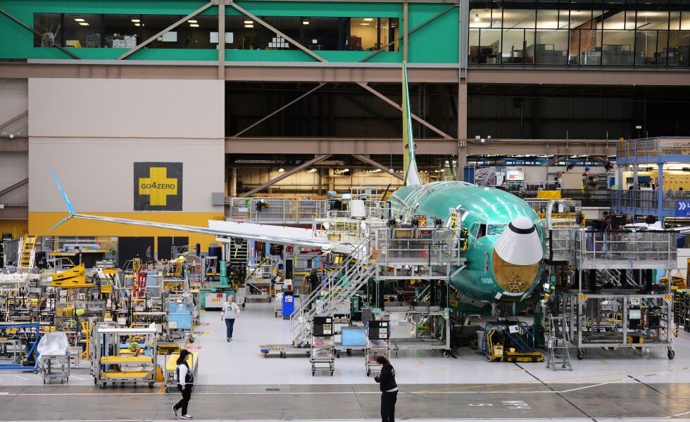 Trump says China will buy 200 planes from Boeing, with a possibility of expanding the order