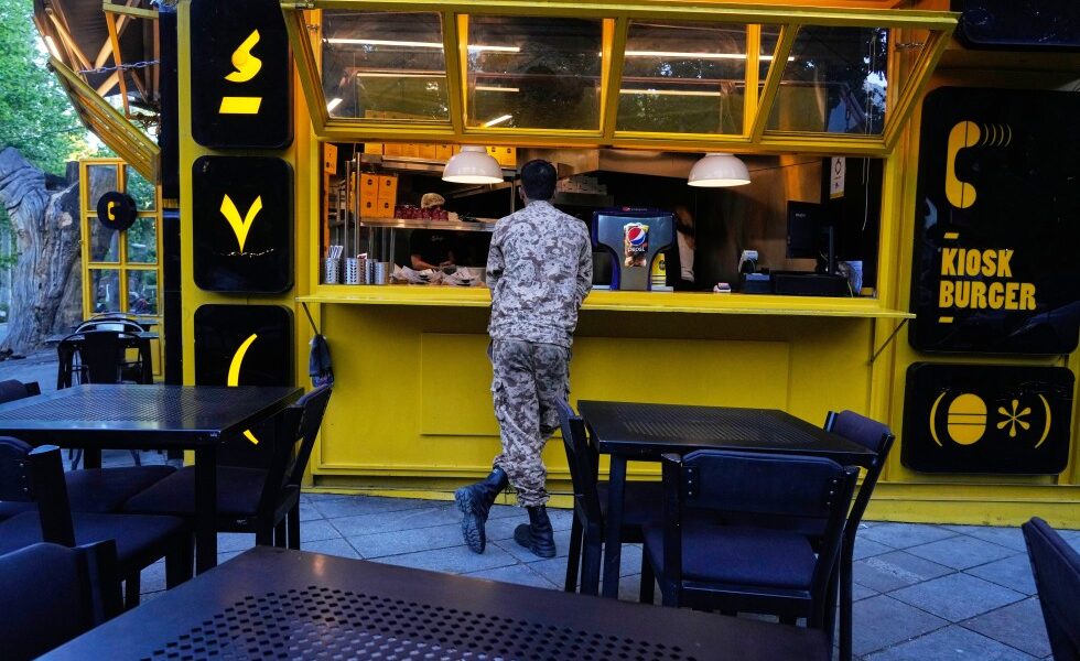 Soaring inflation and plummeting economy test Iran in wartime