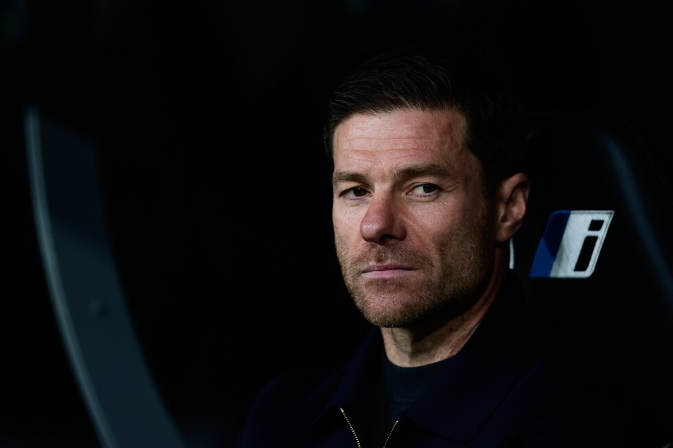 Chelsea hires Xabi Alonso as coach on four-year deal