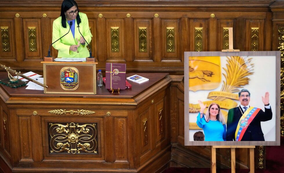 Venezuela opposition candidate calls for presidential elections