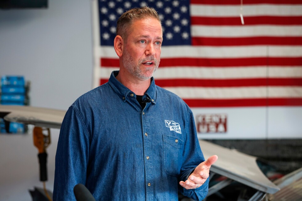 Democrats back independents in some red state races
