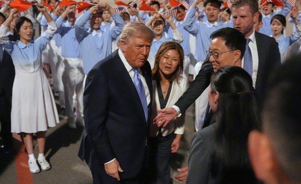 Trump feted as he spends hours with Xi during China trip