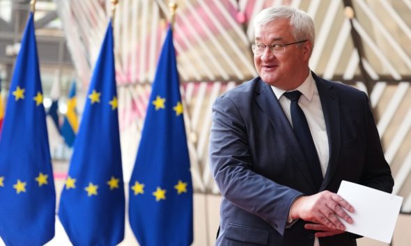 Russia and Ukraine swap accusations of ceasefire violations