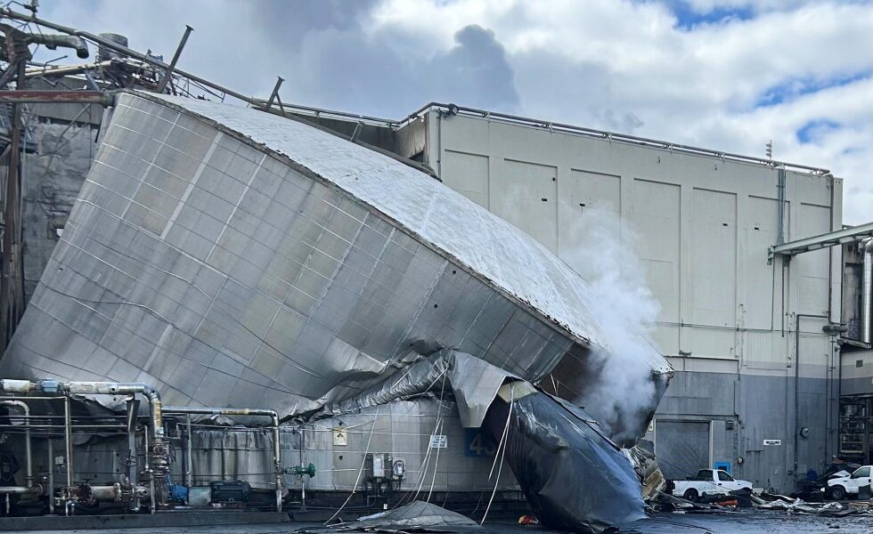 Chemical tank implodes at Washington mill, killing 1 and leaving 9 missing