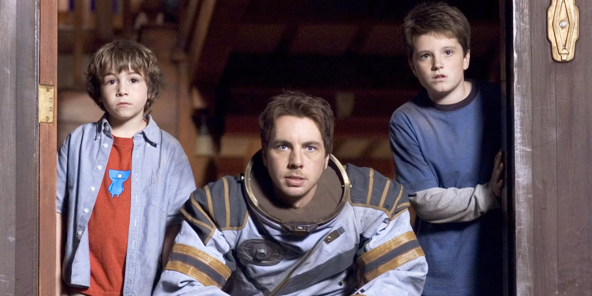 This 101-Minute Sci-Fi Hit Is Warping Back Onto Free Streaming 21 Years Later