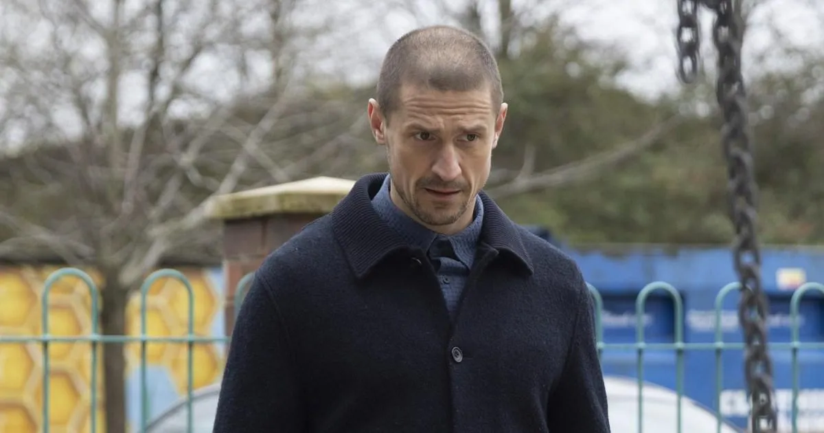 Carl's redemption up in smoke as he returns to the dark side in Coronation Street | Soaps