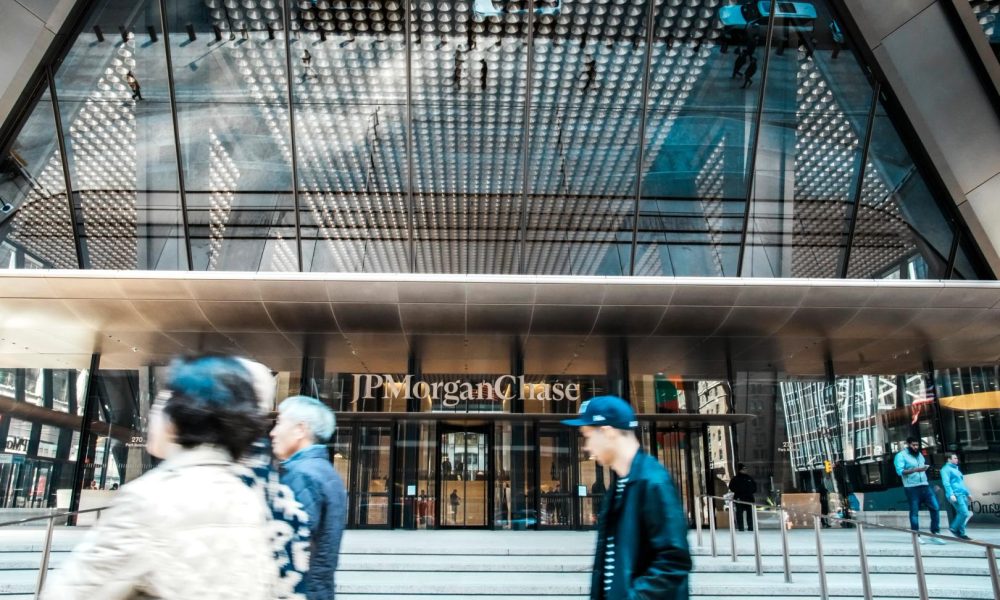 JPMorgan backs U.S. crypto bill but warns of risks in digital asset framework