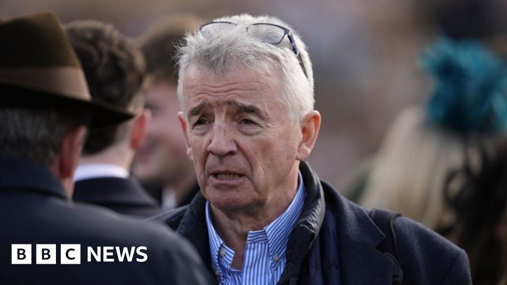 O'Leary extends Ryanair contract to 2032