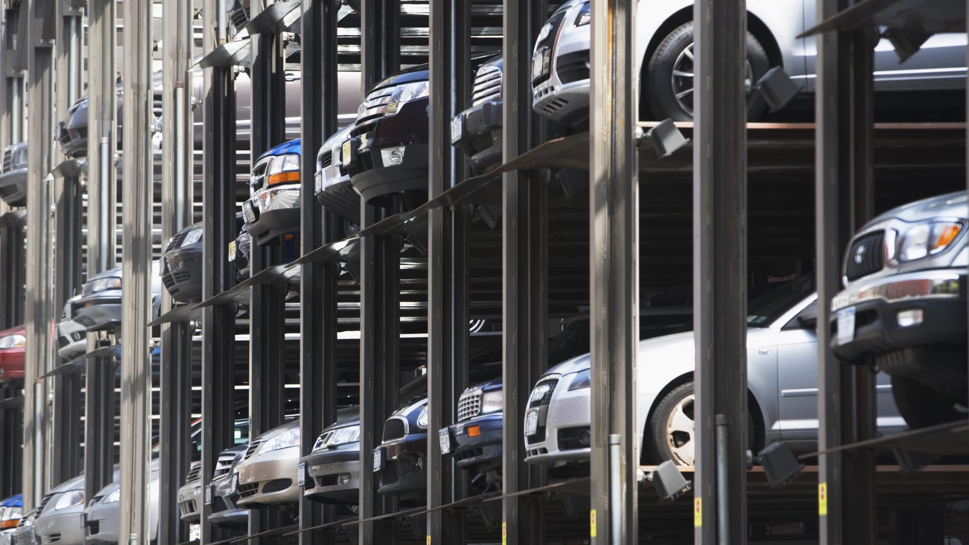 Pandemic car shortages are still pushing up new and used car prices