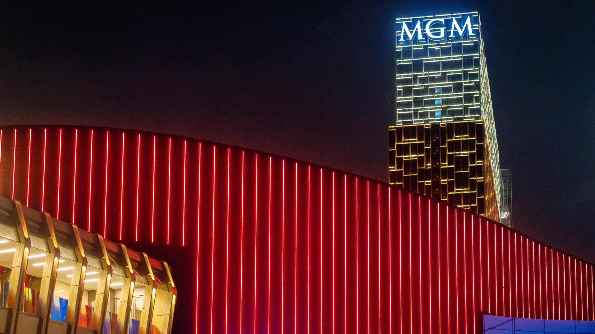 Barry Diller's People bids to buy casino giant