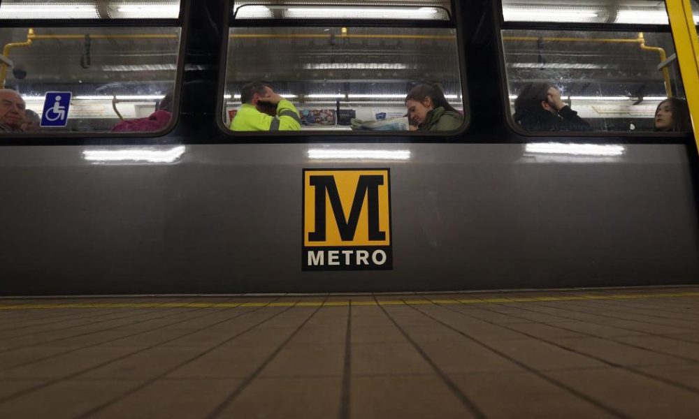 Parts of Tyne and Wear Metro suspended due to cable theft