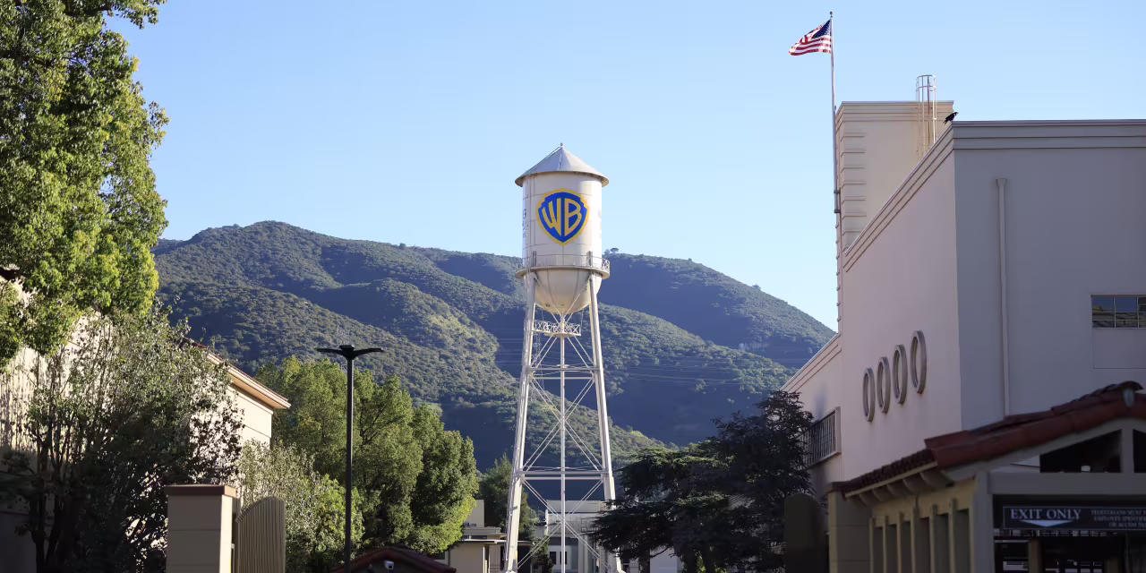 Warner Bros Stock Hits  3-Month Low. The Paramount Merger Spread Is Too Good to Pass Up.