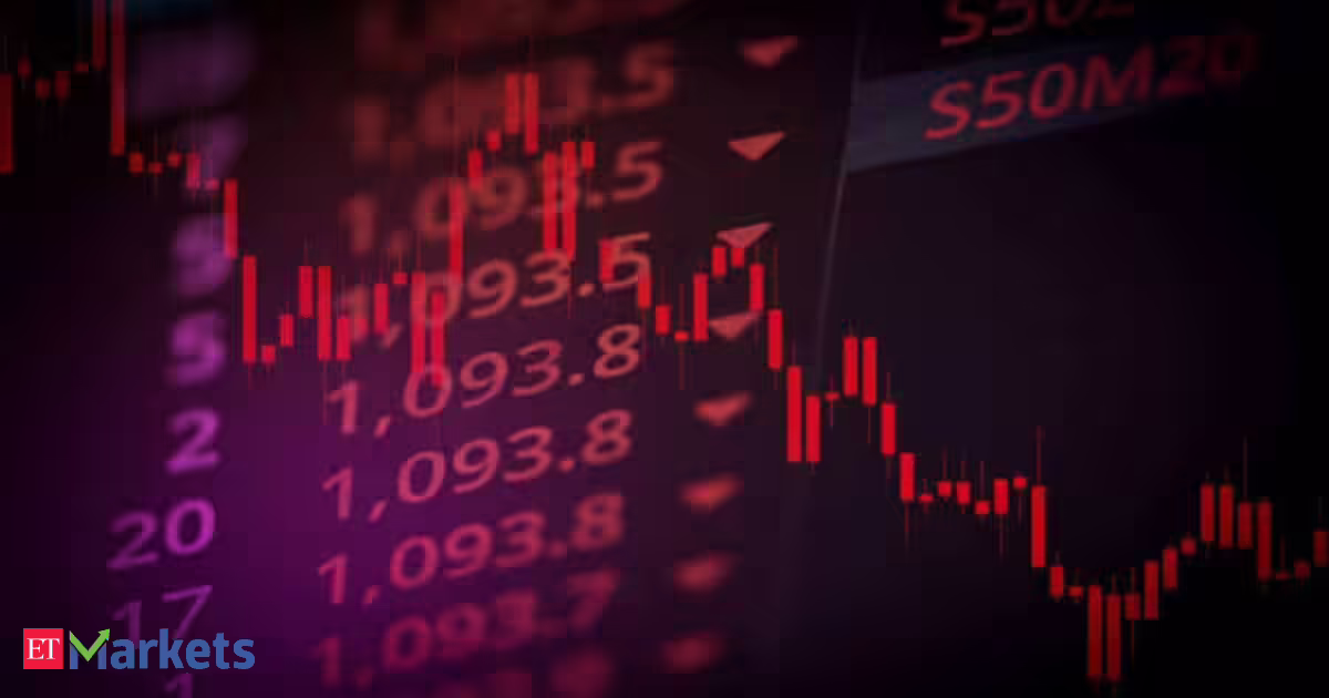 Nifty IT crashes 6% to 3-year low as Infosys, HCL Tech, other IT stocks crash up to 9%. Time to buy the dip?