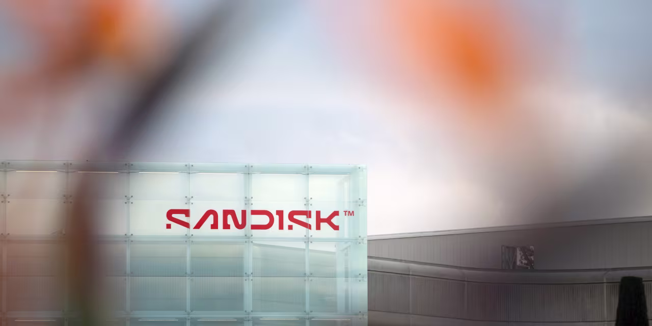 Sandisk Stock Limps Along. The Micron Earnings Afterglow Is Gone.
