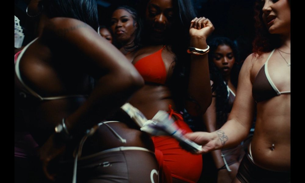 HIMRA - BITCH & MONEY Feat BABY DAIZ & ZLATAN (Clip Officiel)