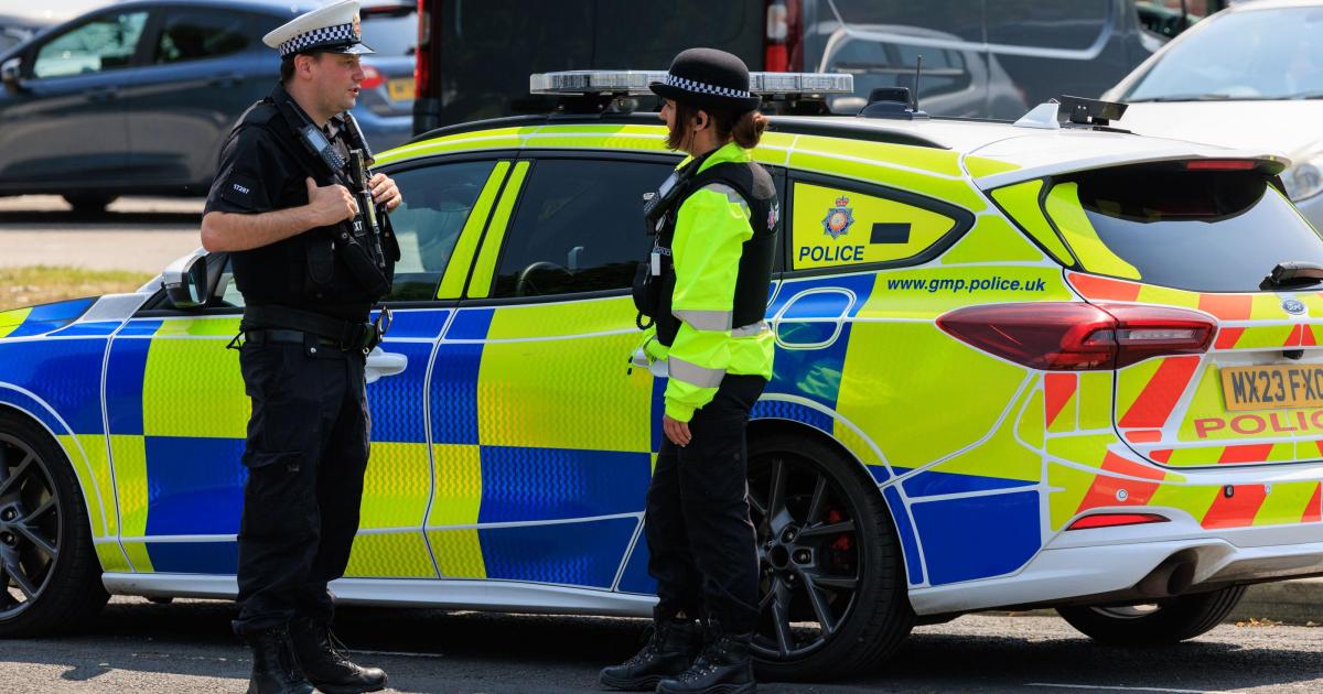 Disqualified driver arrested following police stop in Halliwell