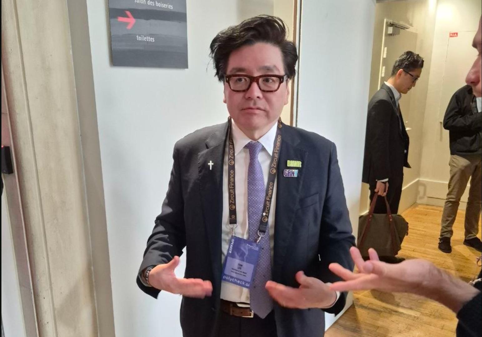 Bitmine (BMNR) chairman Tom Lee calls Strategy's (MSTR) bitcoin sale classic 'bottom behavior'