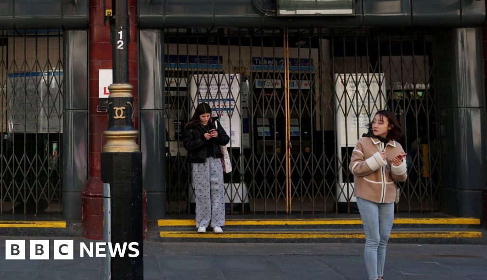 London Tube strikes go ahead after talks break down