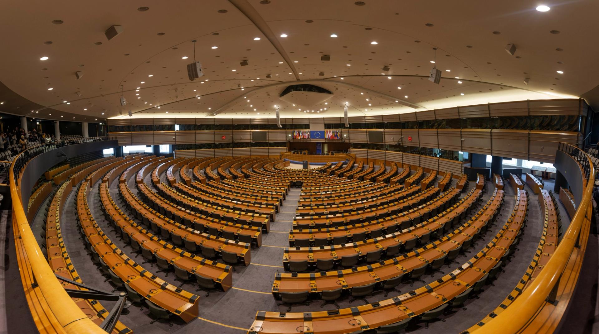 The EU Parliament approves digital euro framework to counter U.S.'s payment monopoly