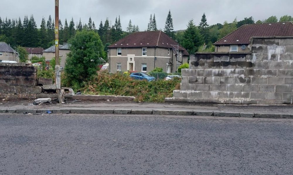 Speeding Bolton man knocked Alexandria wall onto rail line