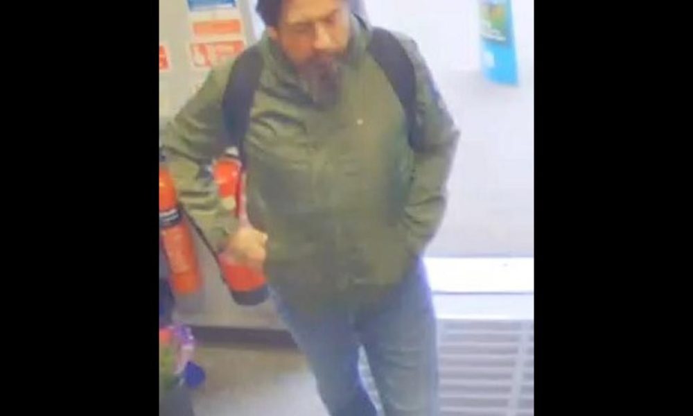 Man threatened group claiming to be police officer