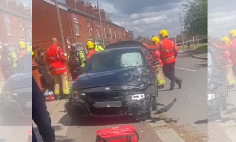 Four-vehicle involved in crash at Farnworth junction