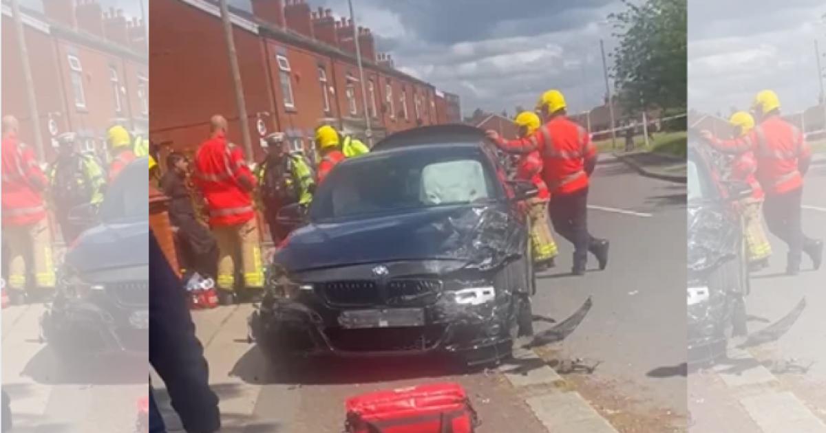 Four-vehicle involved in crash at Farnworth junction