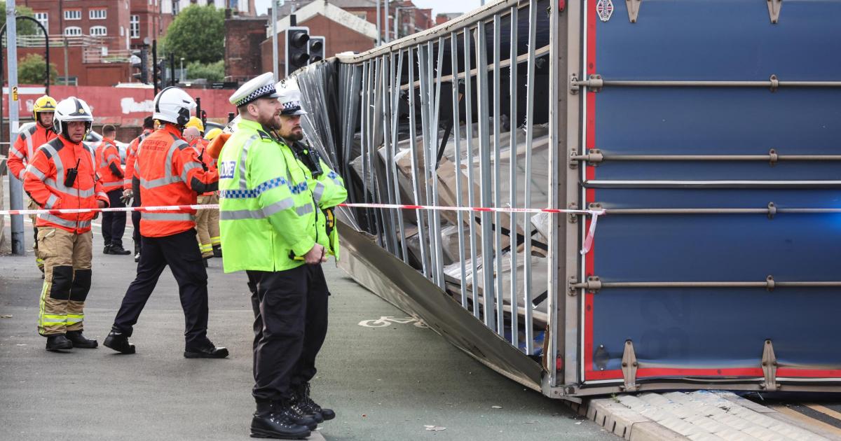 Manchester Road recovery operation after lorry overturns