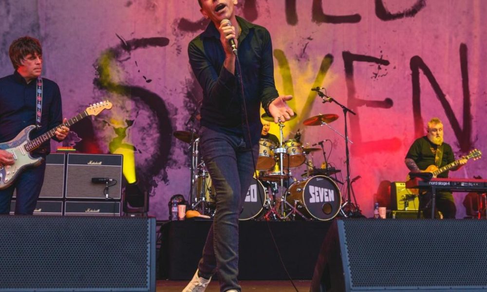 York's Shed Seven mark 30 years at sell-out Piece Hall show