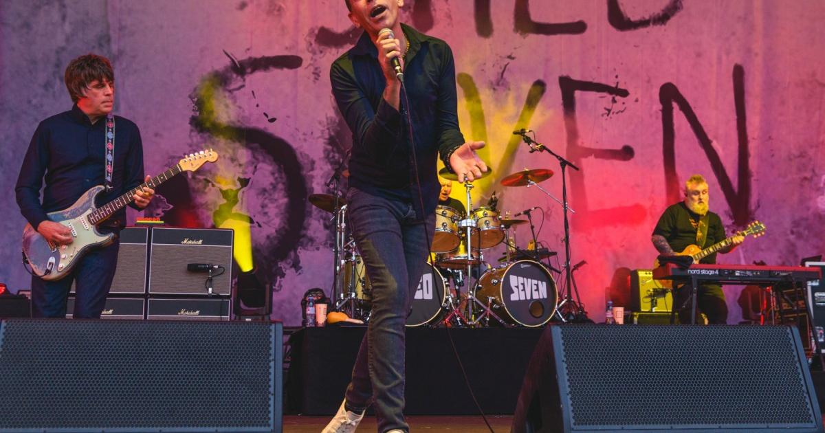 York's Shed Seven mark 30 years at sell-out Piece Hall show