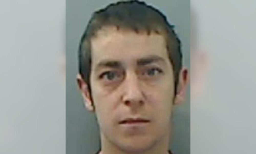 Man caught carrying knife in Willington
