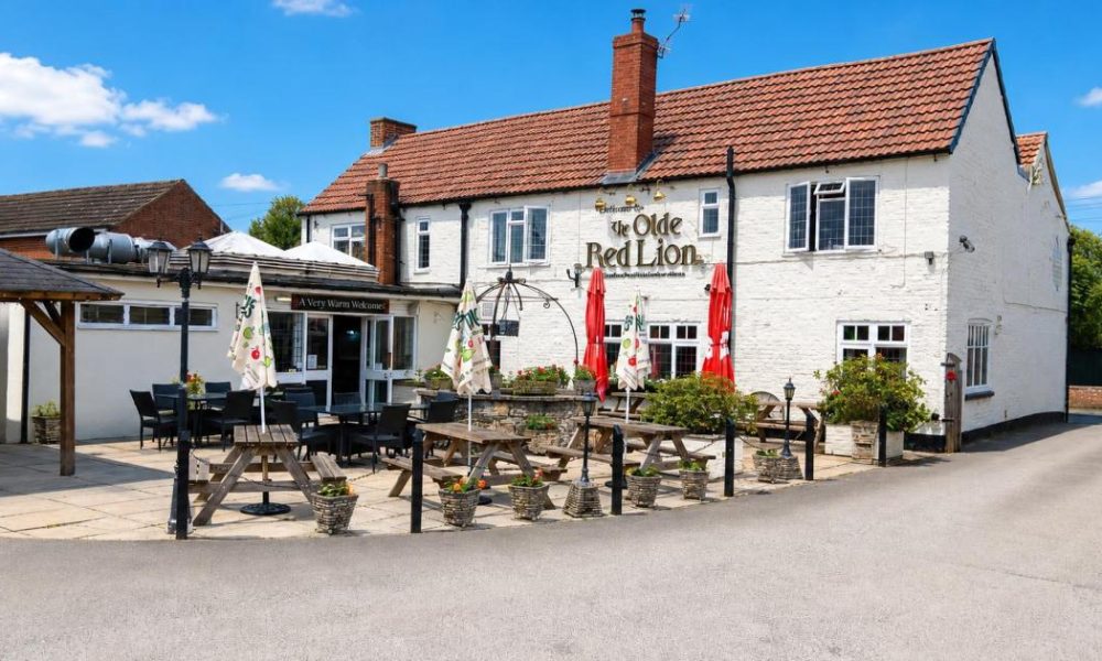 Barry Crux & Co markets leasehold of Ye Olde Red Lion