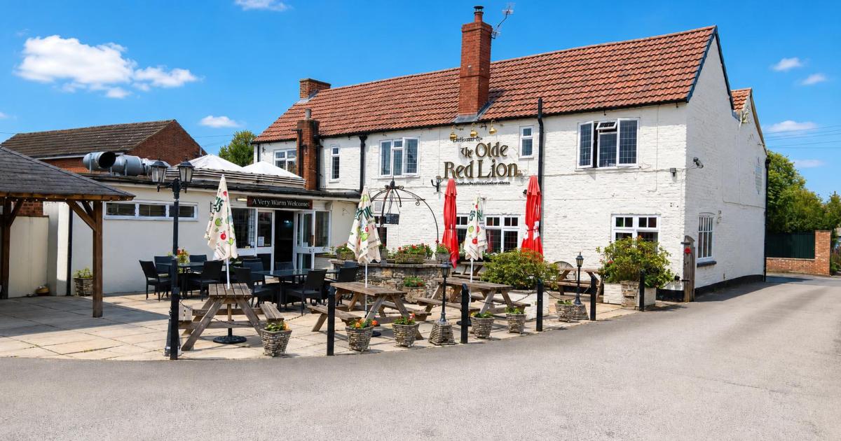 Barry Crux & Co markets leasehold of Ye Olde Red Lion