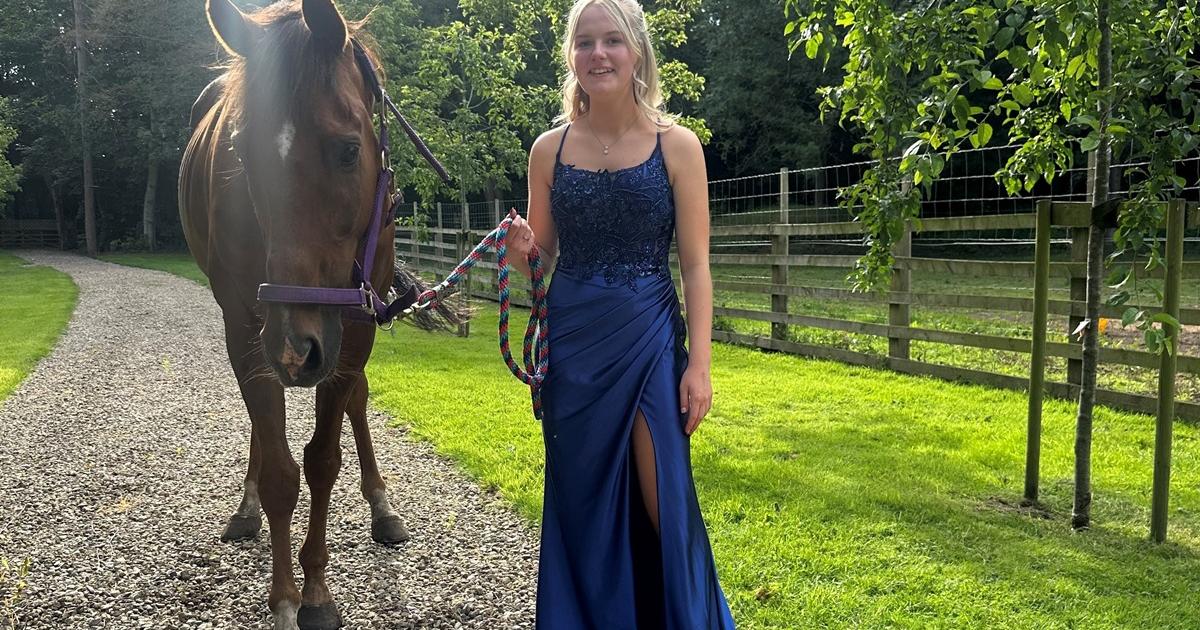 School proms in York - pupils head off to celebrate in style