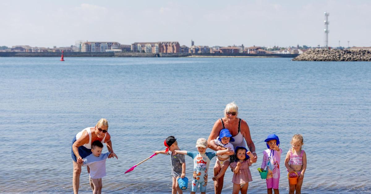 19 pictures - North East bakes in heatwave on record hot day