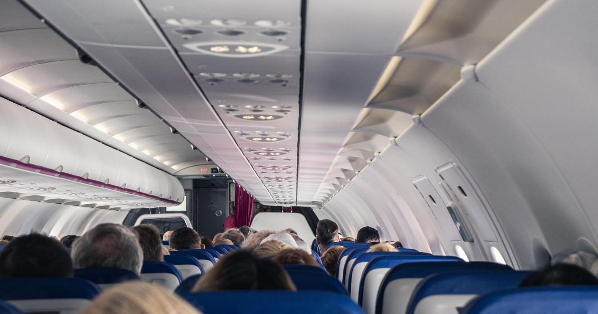 Airlines may introduce new in flight overhead lockers rules