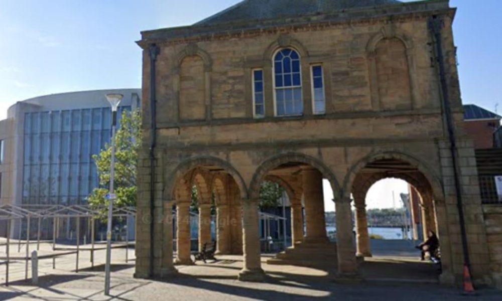 Hundreds back revival of South Shields Old Town Hall