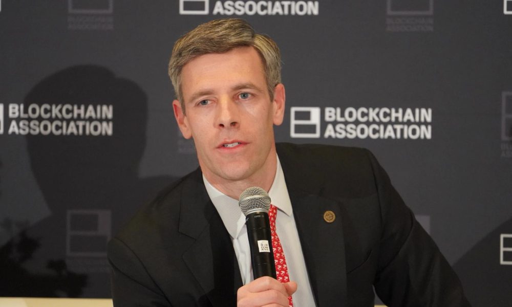 OCC chief says Democrats applying sole political pressure in World Liberty charter choice