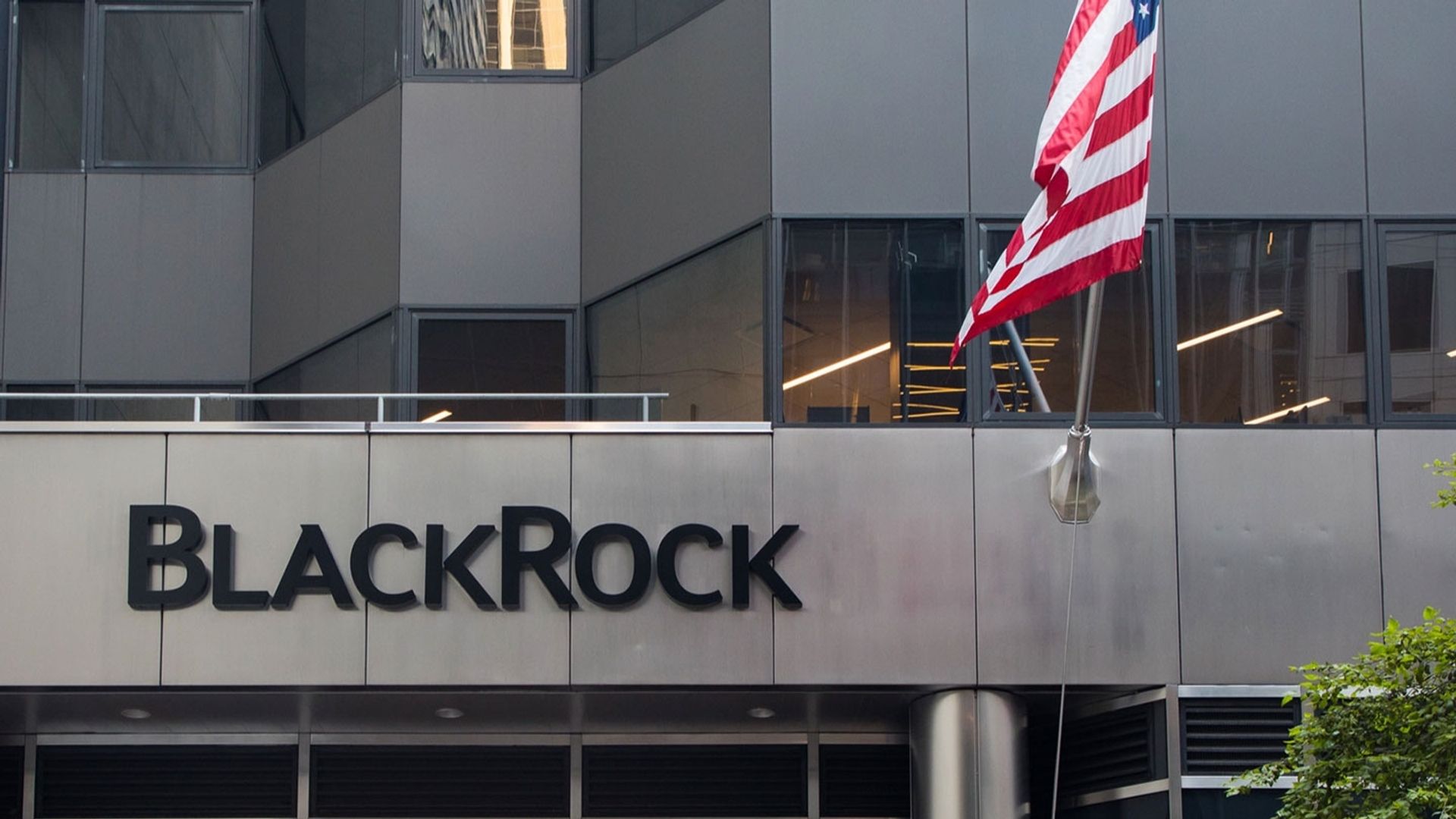 BlackRock's new bitcoin ETF, BITA, lets institutions earn from volatility. There's a catch: Crypto Daily