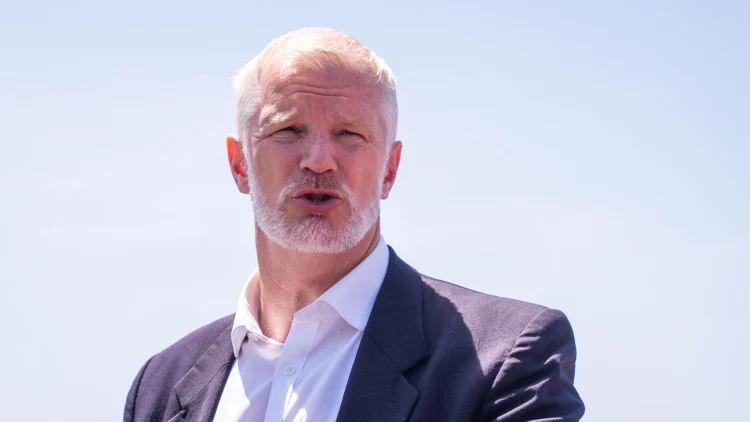 Al Carns leadership hopes fade as MPs rally behind Burnham