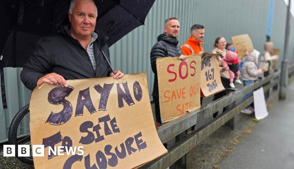 Paper plant closure fears spark community protest