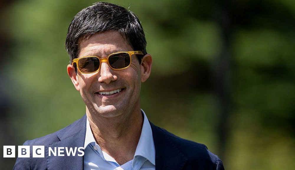 Fed holds US interest rates steady amid uncertainty over Iran deal