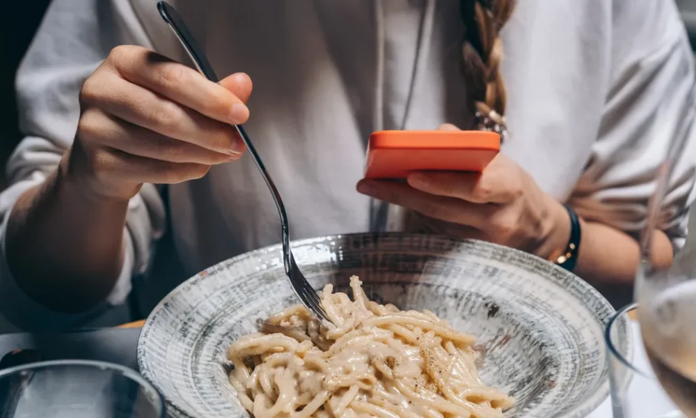 The One Mistake Professional Chefs Avoid When Making Cacio e Pepe